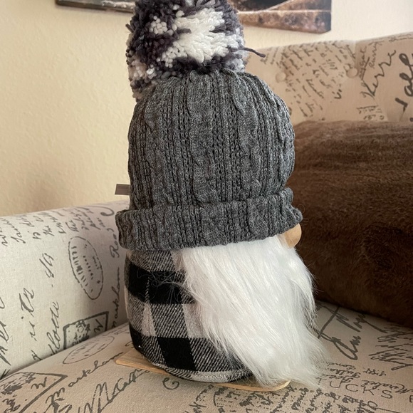 New Lars Winter Gnome Plaid on Skis pom pom hat - Picture 6 of 7